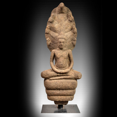 Monumental &quot;Buda Mucilinda Vishnu&quot; Camboya. Jemer,  Yacimiento de Bayon, siglo XIII.