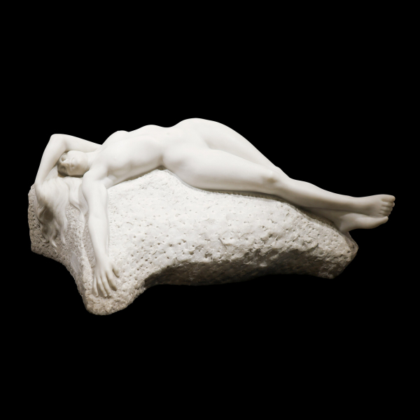 Enric Claras&oacute; Daud&iacute; (Sant Feliu del Rac&oacute;, 1857-Barcelona, 1941)  El rep&oacute;s.  Escultura en m&aacute;rmol blanco tallado. Firmada.