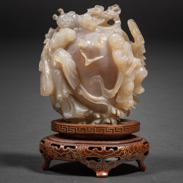 "Niños Músicos" Grupo escultórico en piedra de ágata tallado del sigo XX.