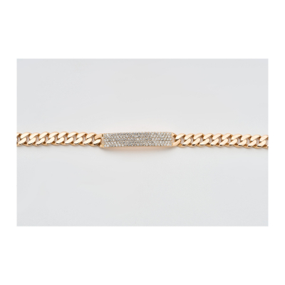 Pulsera nomeolvides en oro rosa con placa de diamantes talla brillante.