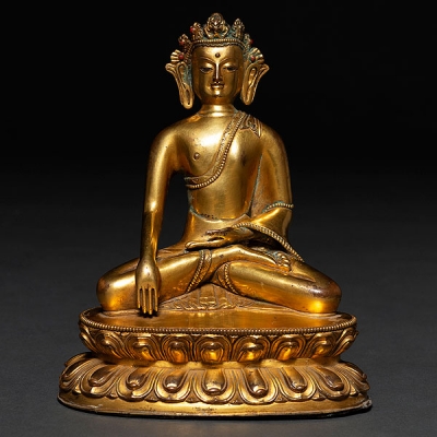 Buda Tibetano sobre flor de loto realizado en bronce dorado del siglo XIX