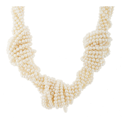 Collar con múltiples tiras de perlas cultivadas de 3 mm y cierre isabelino, tercer cuarto del s.XIX, en oro, plata y diamantes talla rosa holandesa.