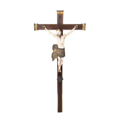 Escuela indo-filipina, s.XVIII.  Cristo crucificado.  Escultura en marfil tallado y entintado.