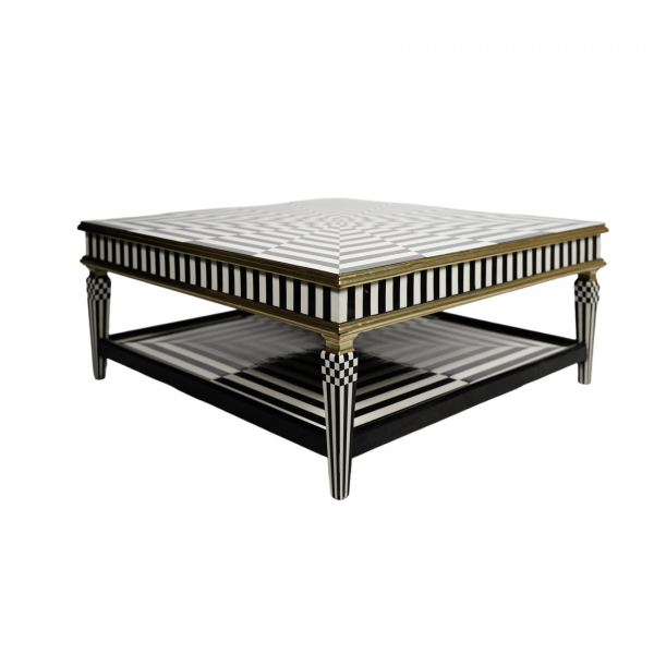 Mesa de centro en madera bicolor blanca y negra con motivo decorativo geom&eacute;trico y parcialmente dorada, s.XX.