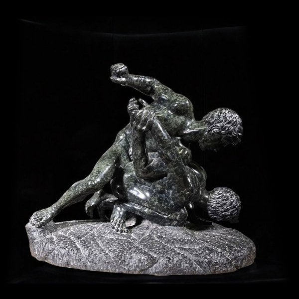 Escultura de los Luchadores de los Uffizi en mármol Serpentino, Italia, siglo XIX. 