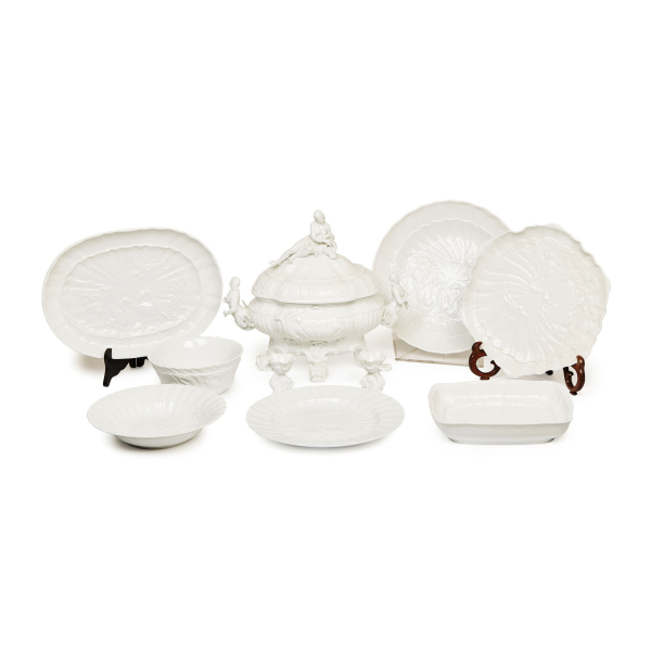Vajilla en porcelana alemana de Meissen monocroma diseñada por Ludwig Zepner Weifs 