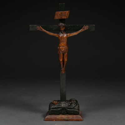 &quot;Cristo Crucificado&quot; Grupo escultórico en madera tallada y policromada. Siglo XVIII