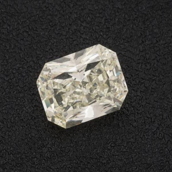 Diamante 5,03 cts. talla radiant. K. Si1. 