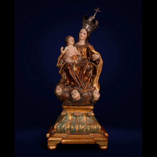 Virgen del Carmen colonial Quito del siglo XVIII.   Medidas: 64 x 25 x 26 cm.