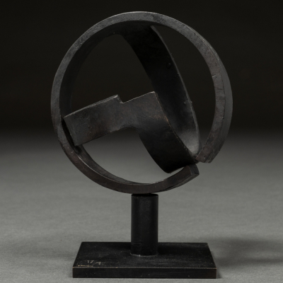 &quot;Desocupación de la Esfera&quot; Escultura realizada en hierro.  JORGE OTEIZA (Orio, 1908-San Sebastián, 2003)    