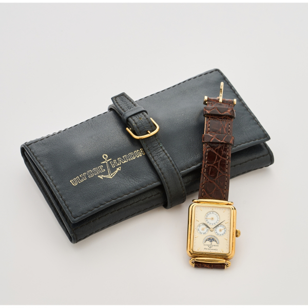 ULYSSE NARDIN «Michelangelo». Reloj de pulsera unisex. En oro y correa de piel de cocodrilo. Ref. 162-42, c.1990.