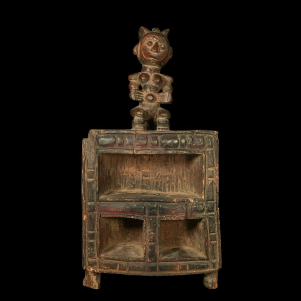 Estanter&iacute;a de m&eacute;dico Yoruba o Fang del Gab&oacute;n, finales siglo XIX, en madera, Arte Africano.