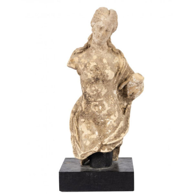 Figura femenina de terracota, Antigua Grecia. Siglo IV a.C.