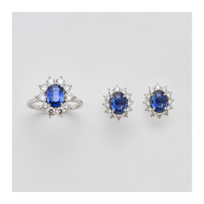 Juego de pendientes y sortija rosetón en oro blanco con zafiros azules Royal Blue (Sri Lanka) 
