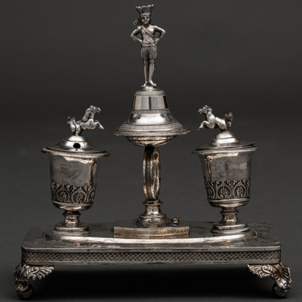 Escribanía en plata española y punzonada del siglo XIX Punzones de Torres Nicolás.