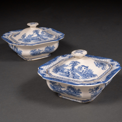 Pareja de centros en porcelana inglesa Landscape Adams, England.