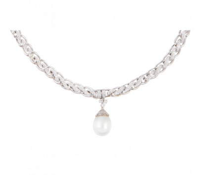 Collar trenzado de brillantes del que pende perla australiana ovoide, desmontable.   En oro blanco de 18K. 