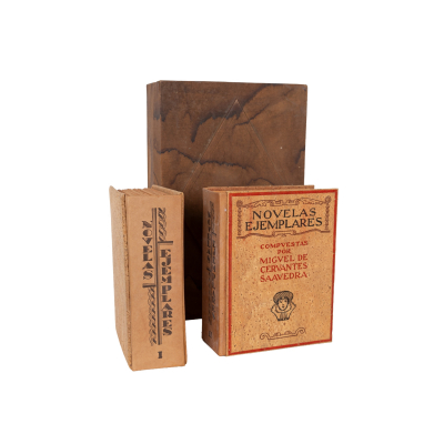 Novelas ejemplares. Dos tomos de la obra de Miguel de Cervantes Saavedra (Alcal&aacute; de Henares, 1547-Madrid, 1616).