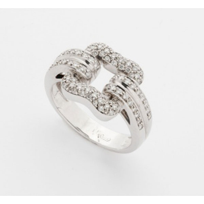 Sortija en oro blanco en forma de nudo con cuajado de diamantes talla brillante  