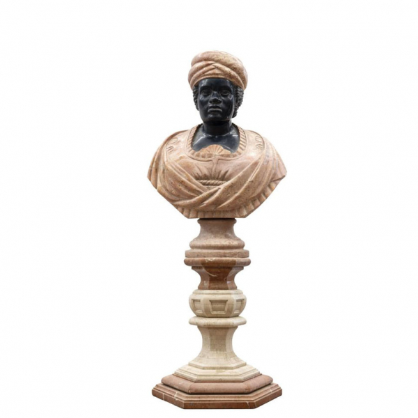 Busto orientalista de mármol tallado y pulido, S. XX. Al estilo de los morettos venecianos.  