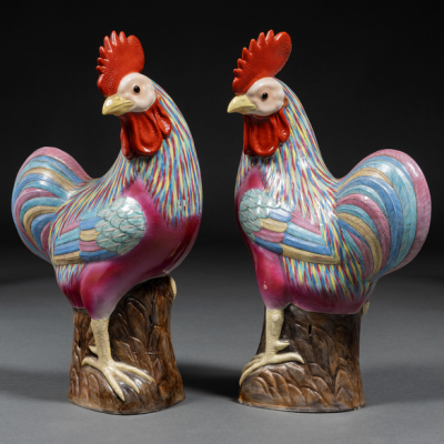 Pareja de gallos en porcelana china familia rosa. Finales del siglo XIX-XX