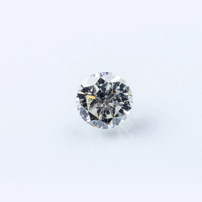 Diamante natural, talla brillante. Certificado IGE (Instituto Gemologico Español): Color M, pureza IF 
