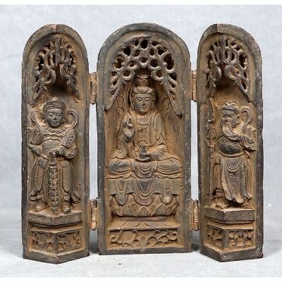 Tríptico de viaje chino, con figura de Buda
