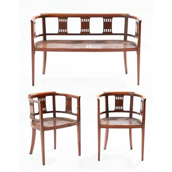 Conjunto de sofá y pareja de butacas Época Art Decó.  Época: Fin S. XIX - Pp. S. XX