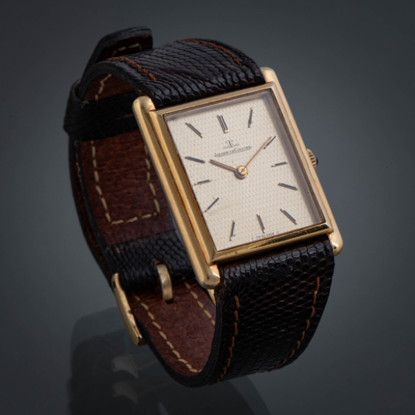 Jaeger-Lecoultre, reloj rectangular Tank modelo 6029.21.  Caja en oro amarillo de 18 kt.