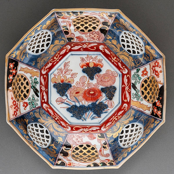 Centro poligonal en porcelana Japonesa Imari