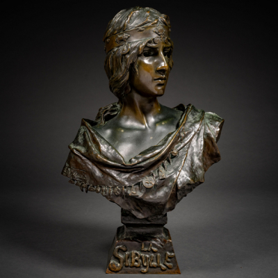 &quot;La Sibylle&quot; Escultura en bronce patinado.  EMMANUEL VILLANIS (Francia, 1858-1914)