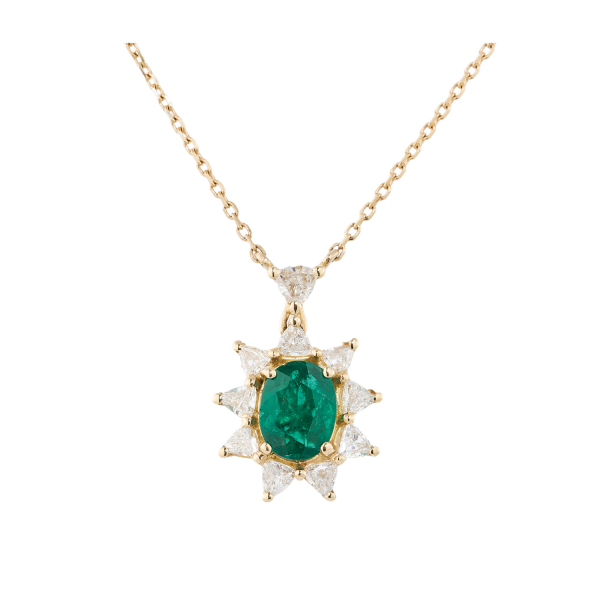 Gargantilla en oro con rosetón de esmeralda colombiana talla oval orlada y coronada por diamantes talla trillón. Peso diamantes: 1 ct.