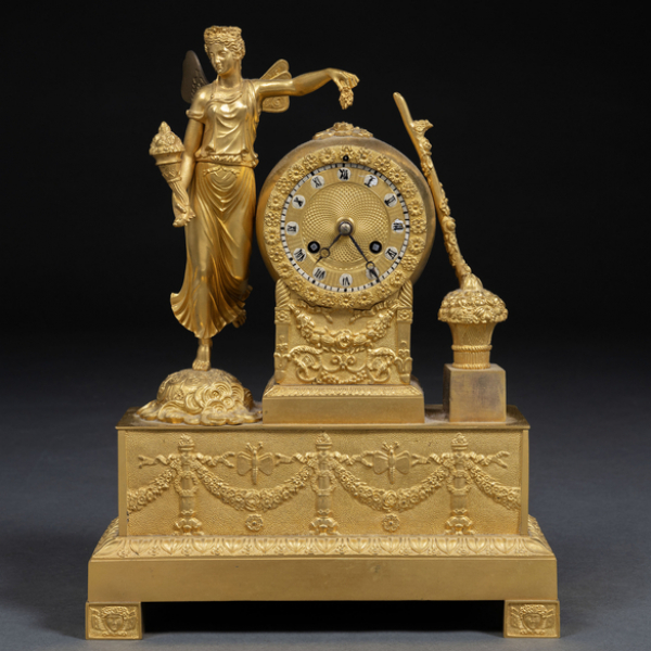 "Alegoría de la abundancia" Reloj de sobremesa francés en bronce dorado. Trabajo francés, S. XIX